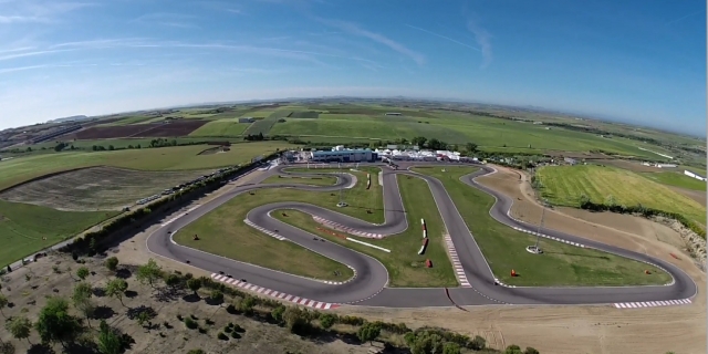Atrévete a recorrer nuestro circuito con un kart